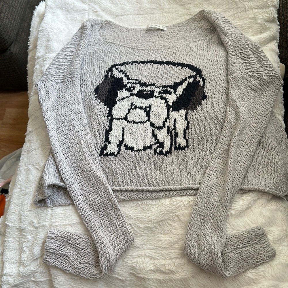 ABERCROMBIE & FITCH BULLDOG SWEATER